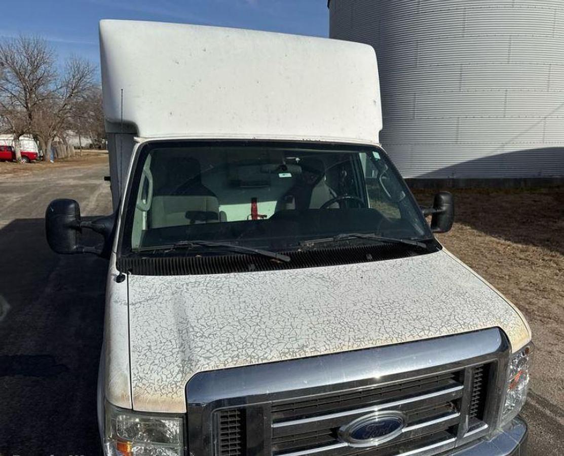 Used 2012 Ford E350 Super Duty Box Truck