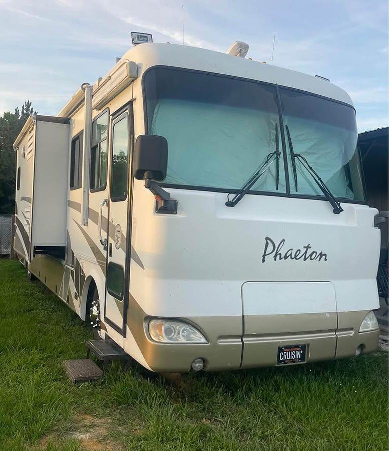 Used 2004 Tiffin Motorhomes Phaeton 40TGH