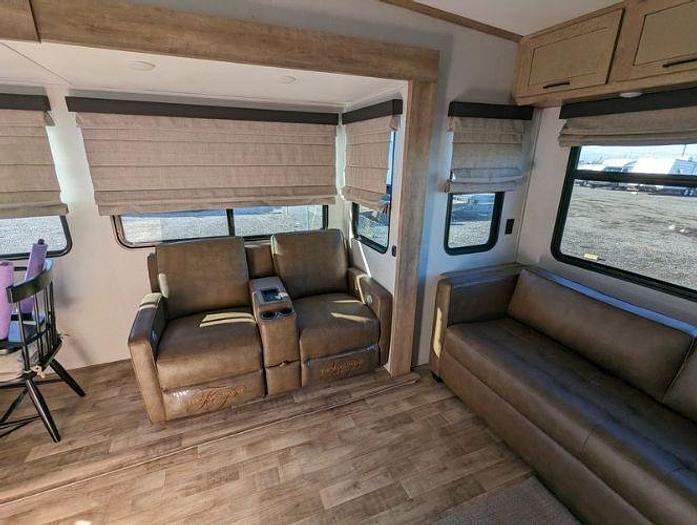 Used 2022 Keystone Arcadia 3660RL