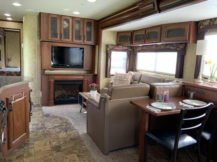 Used 2012 Jayco Seneca 36FK