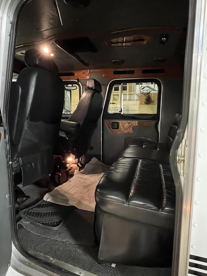 Used 2001 Peterbilt 379 Sleeper Semi Truck