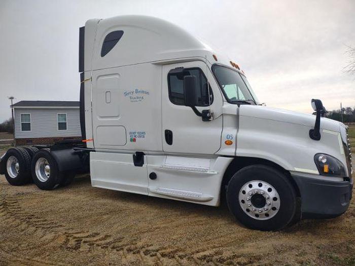 Used 2018 Freightliner Cascadia