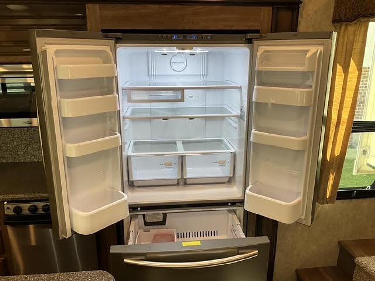 Used 2017 Keystone Montana 3721RL Fifth Wheel