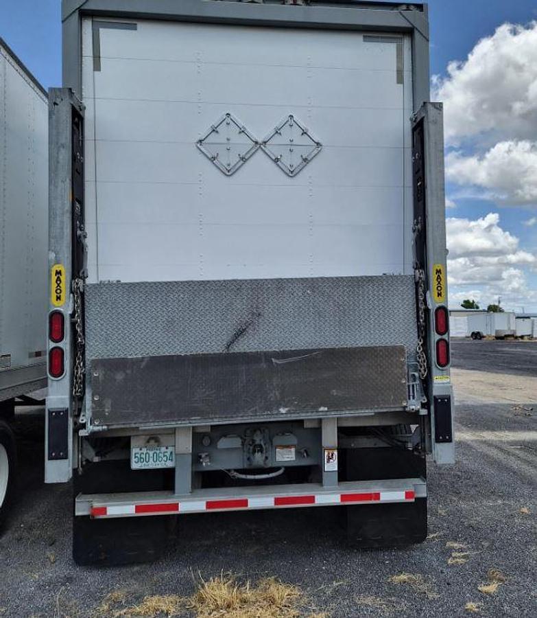 Used 2019 Great Dane 28 Ft Dry Van Pup Trailer with Liftgate