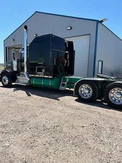 Used 2005 KENWORTH W900L