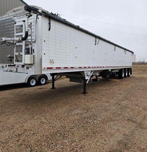Used 2017 Wilson DWH-650 Hopper Bottom Trailer