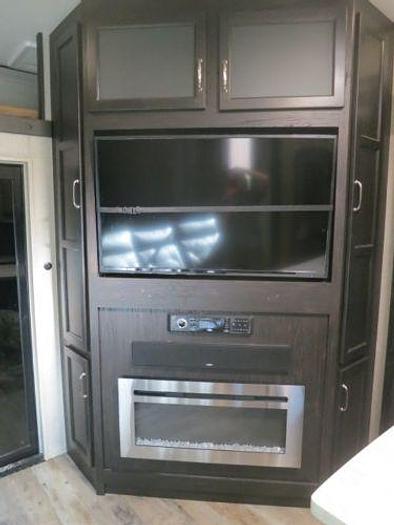 Used 2019 Keystone Fuzion 373