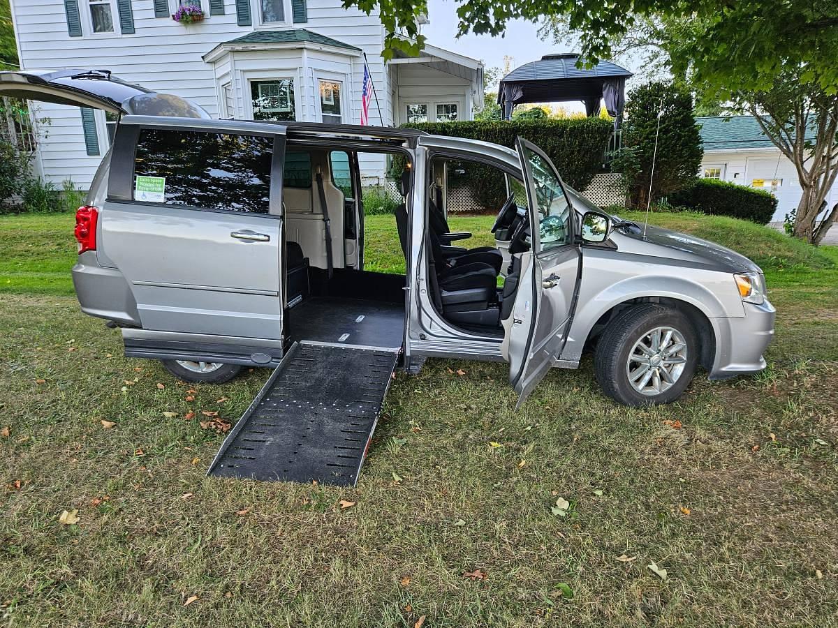 Used 2016 Dodge Grand Caravan RT SXT Van