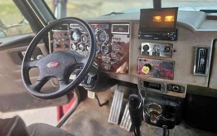 Used 2007 Peterbilt 579 Car Hauler