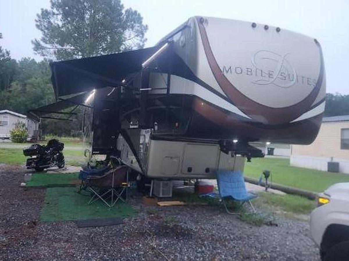Used 2019 DRV MOBILE SUITES 44 HOUSTON Fifth Wheel