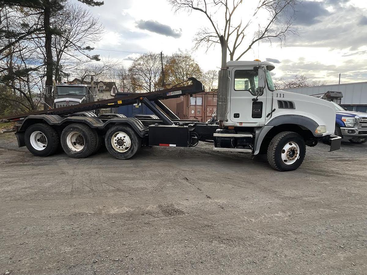 Used 2005 Mack CT713 Roll-Off Truck
