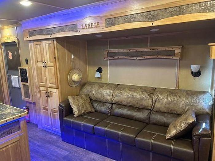 Used 2017 Lakota Bighorn LQ With 23' SW