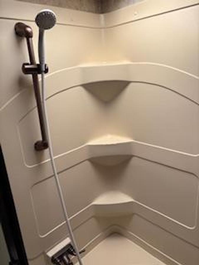 Used 2010 Keystone Montana Mountaineer Fifth Wheel