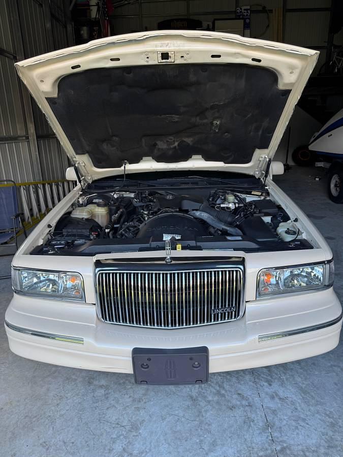 Used 1996 Lincoln Town Cartier