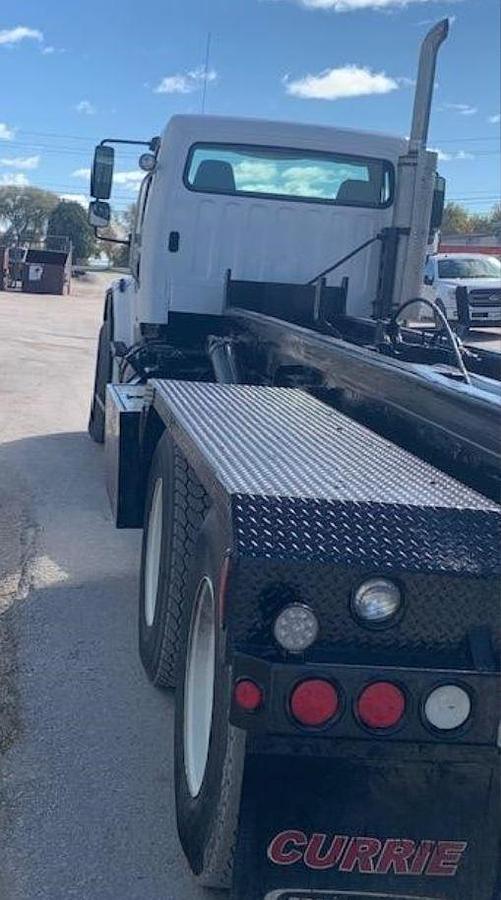 Used 2005 FREIGHTLINER BUSINESS CLASS M2 106