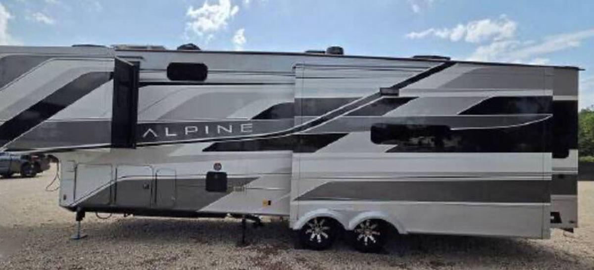 Used 2024 Keystone Alpine 3303CK Fifth Wheel