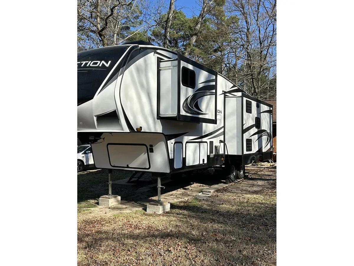 Used 2021 Grand Design Solitude 303RLS