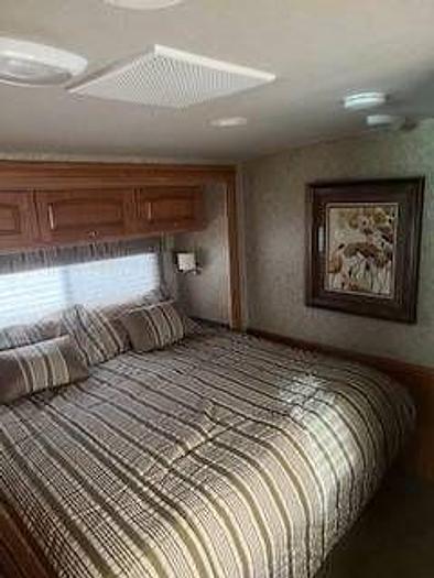 Used 2010 Winnebago Sightseer 33C