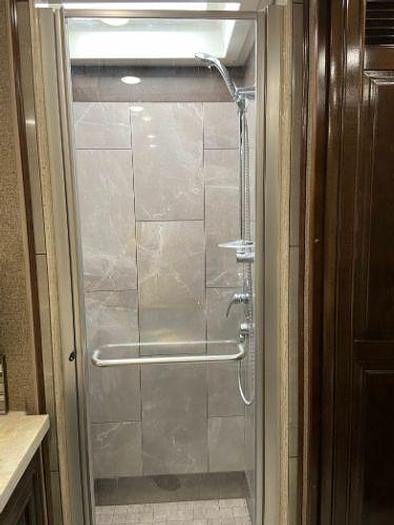 Used 2020 Fleetwood Discovery LXE 40M