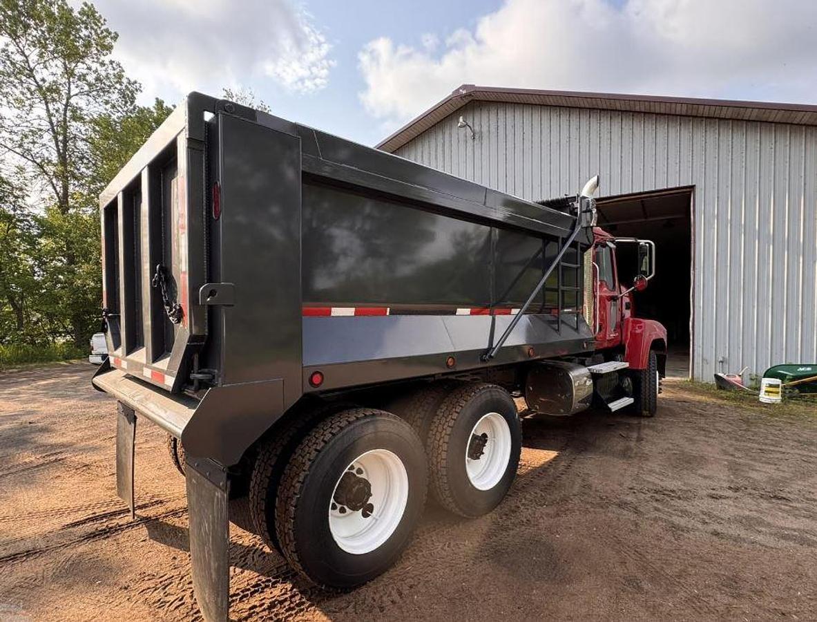 Used 2012 MACK PINNACLE CHU613