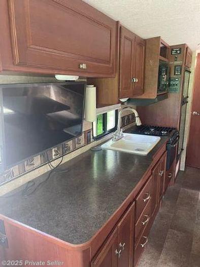 Used 2015 Winnebago Vista 31KE