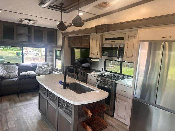 Used 2022 Alliance RV Paradigm 340RL