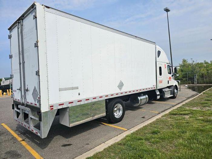 Used 2019 Cascadia 116