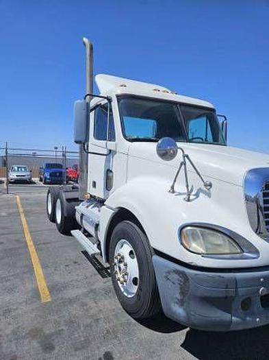 Used 2009 Freightliner COLUMBIA 120 Actual Miles 157,350