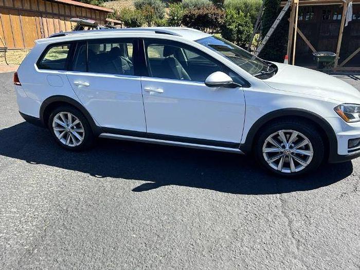 Used 2017 Volkswagen Golf Alltrack S