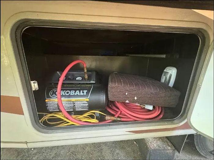 Used 2015 Thor Motor Coach Hurricane 27K