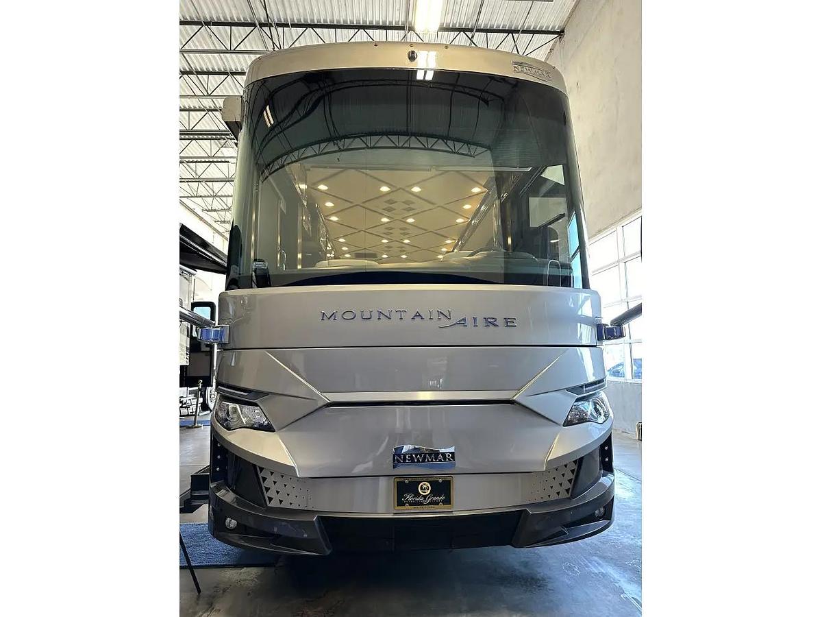 Used 2020 Newmar Mountain Aire 4569