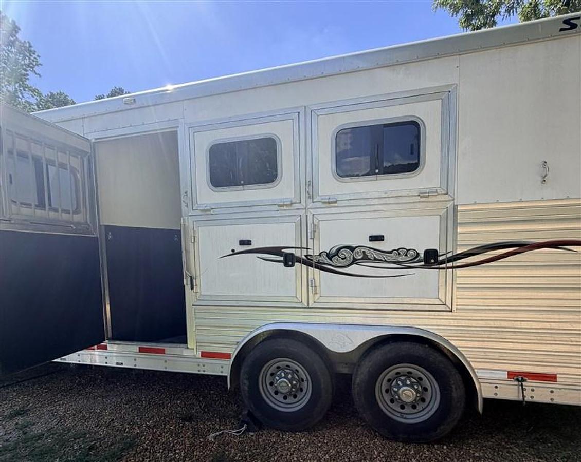 Used 2014 Sooner Legacy 312 3 Horse Gooseneck Trailer with Living Quarters
