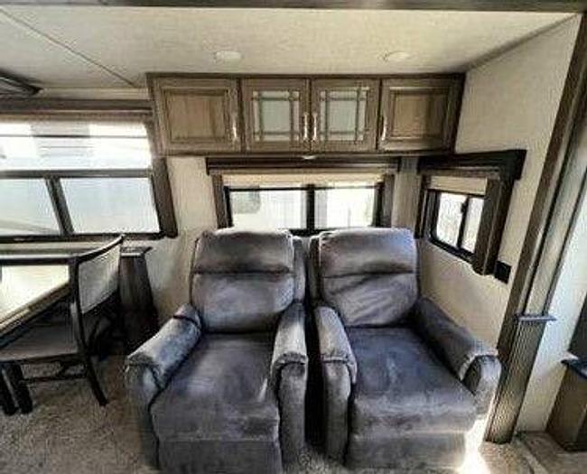 Used 2020 Keystone Montana 3721RL