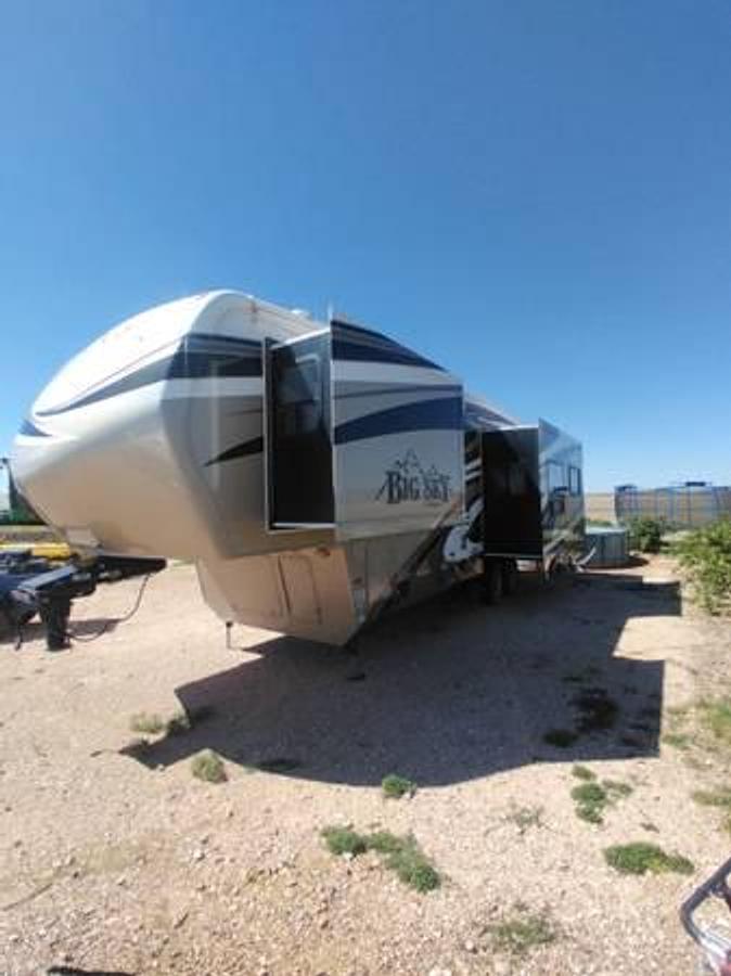 Used 2013 Montana Fifth Wheel
