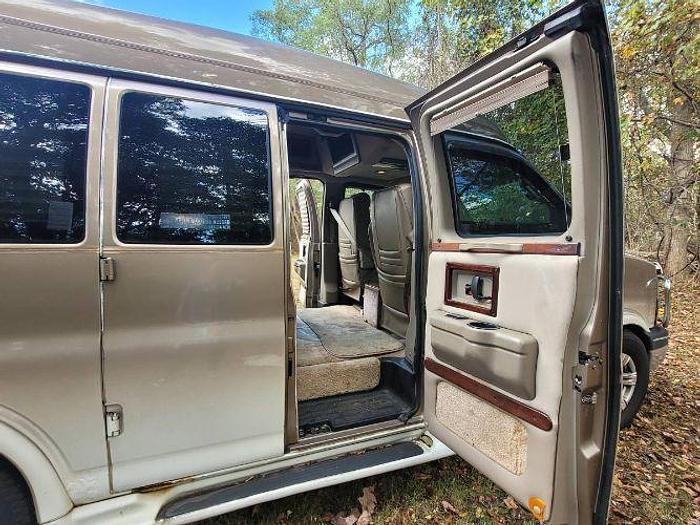 Used 2004 Chevrolet Express Passenger with Wheelchair Lift