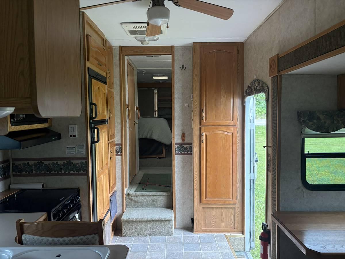 Used 2005 Keystone Fifth Wheel Trailer