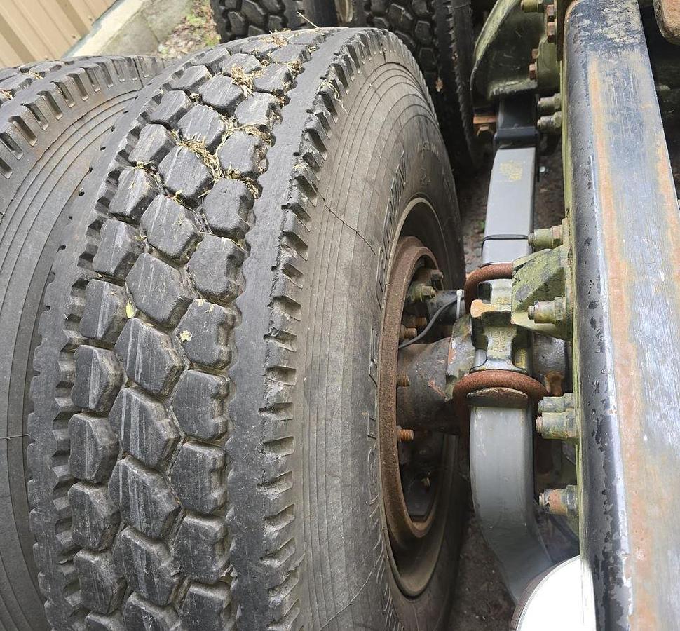 Used 2005 Peterbilt 387 Sleeper Semi Truck