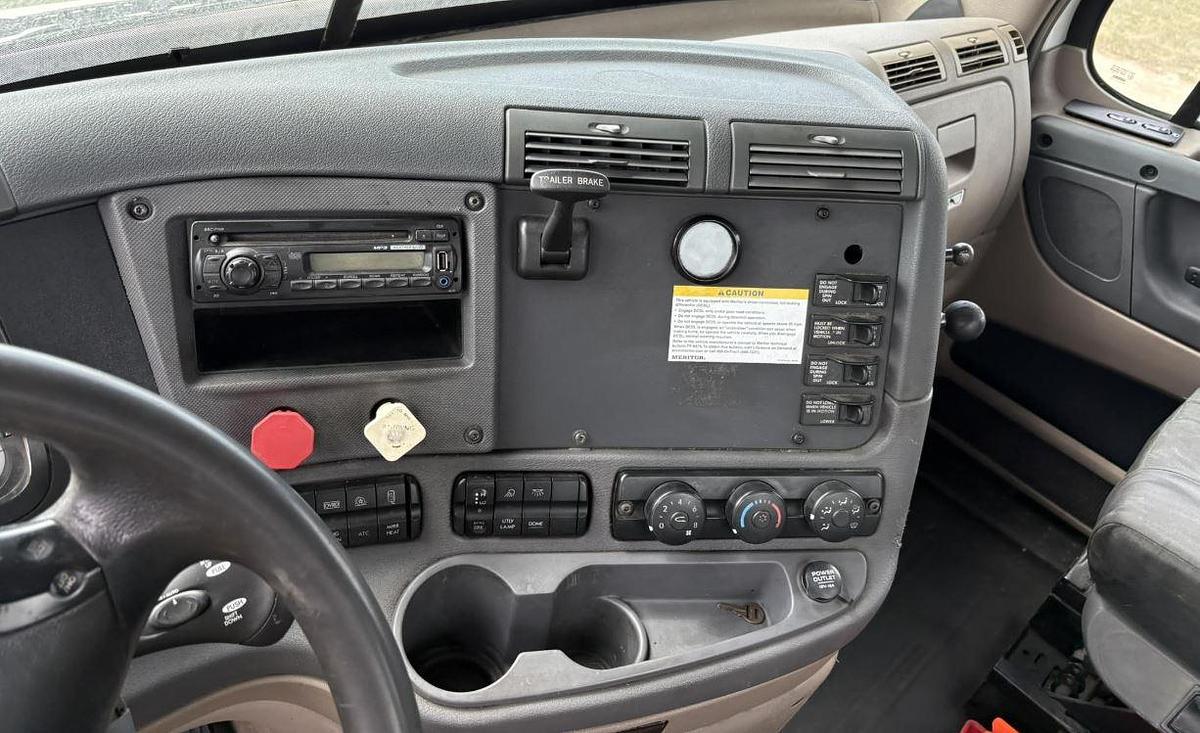 Used 2012 Freightliner Cascadia 113 Day Cab Semi Truck