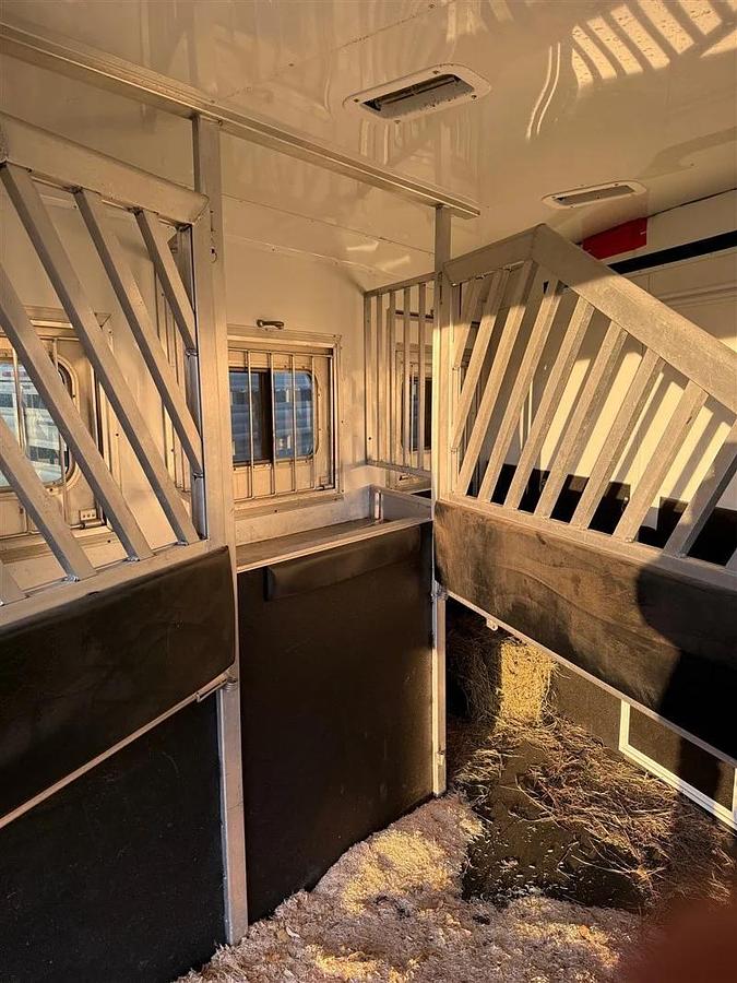 Used 2014 Bison Travel Coach 3 Horse Trailer