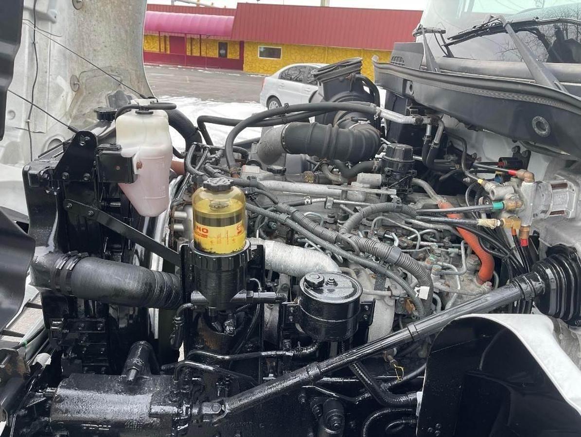 Used 2013 Hino 338 Box Truck