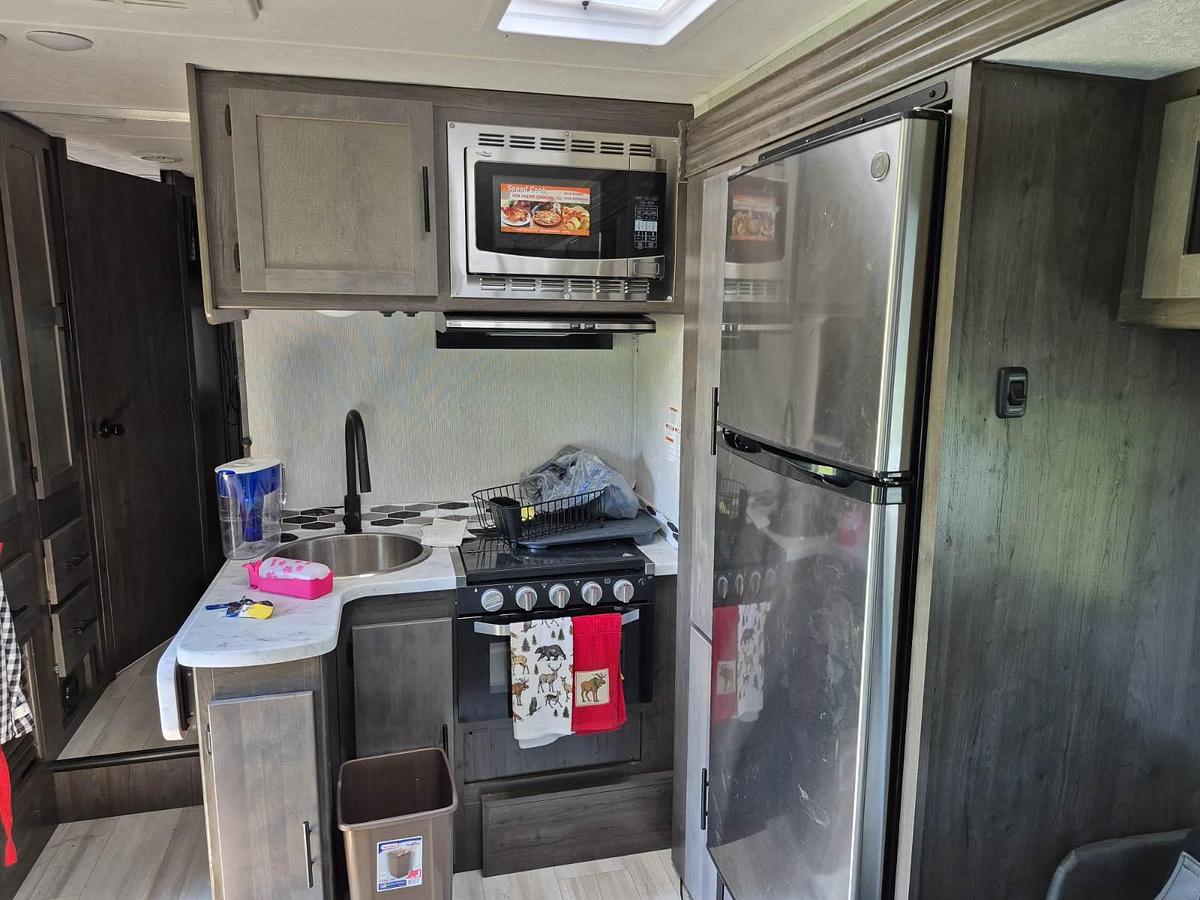 Used 2023 Coachmen Leprechaun 620DS Class C Motorhome