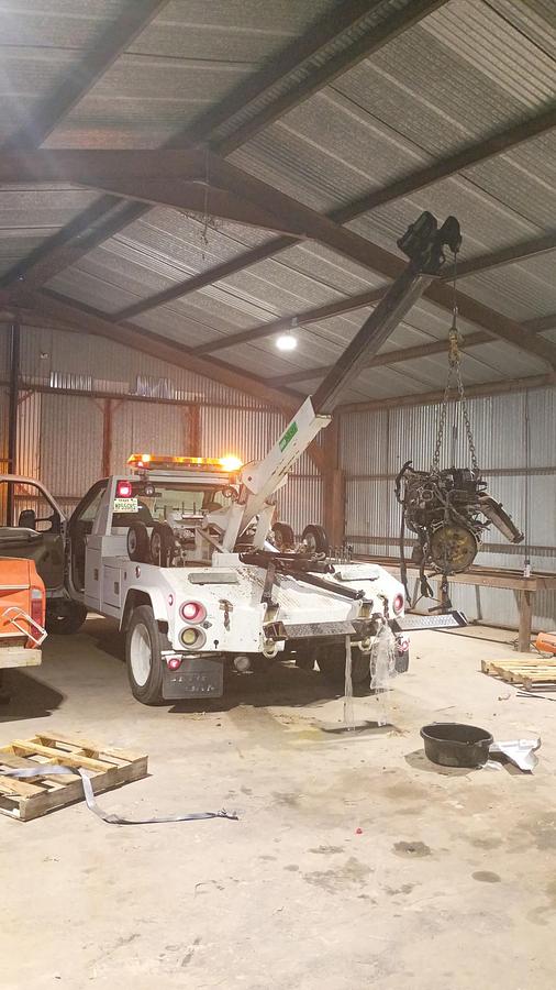 Used 2002 Ford F450 Recover Truck with Boom