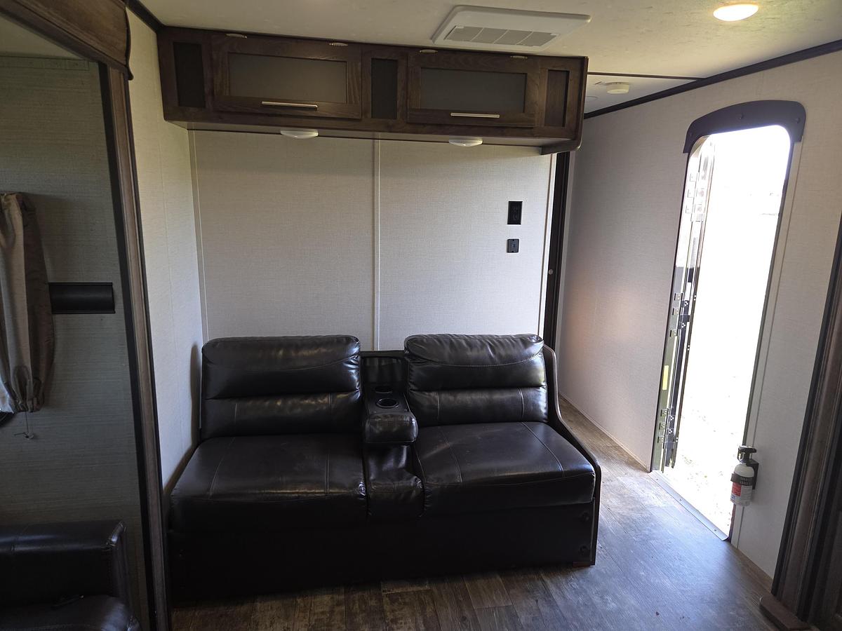 Used 2018 Crosswinds Volante VL30EK Travel Trailer