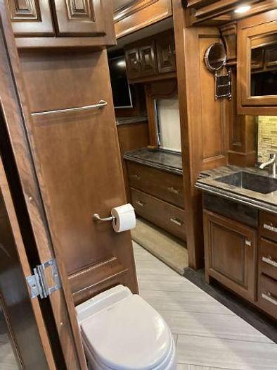 Used 2014 Tiffin Allegro Bus