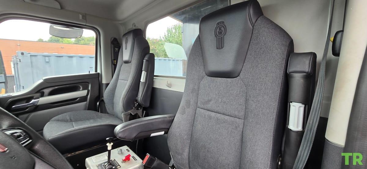 Used 2024 Kenworth T880