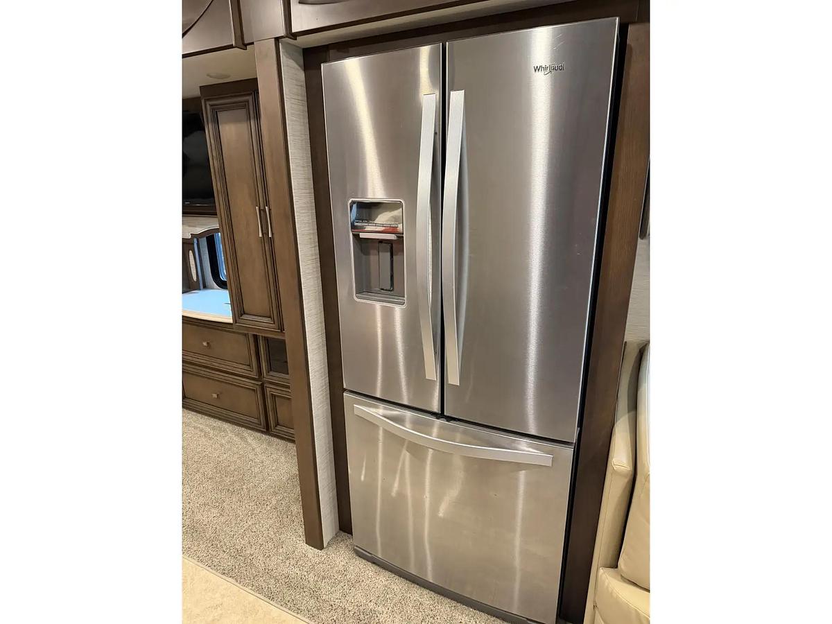 Used 2019 Newmar Ventana 3709