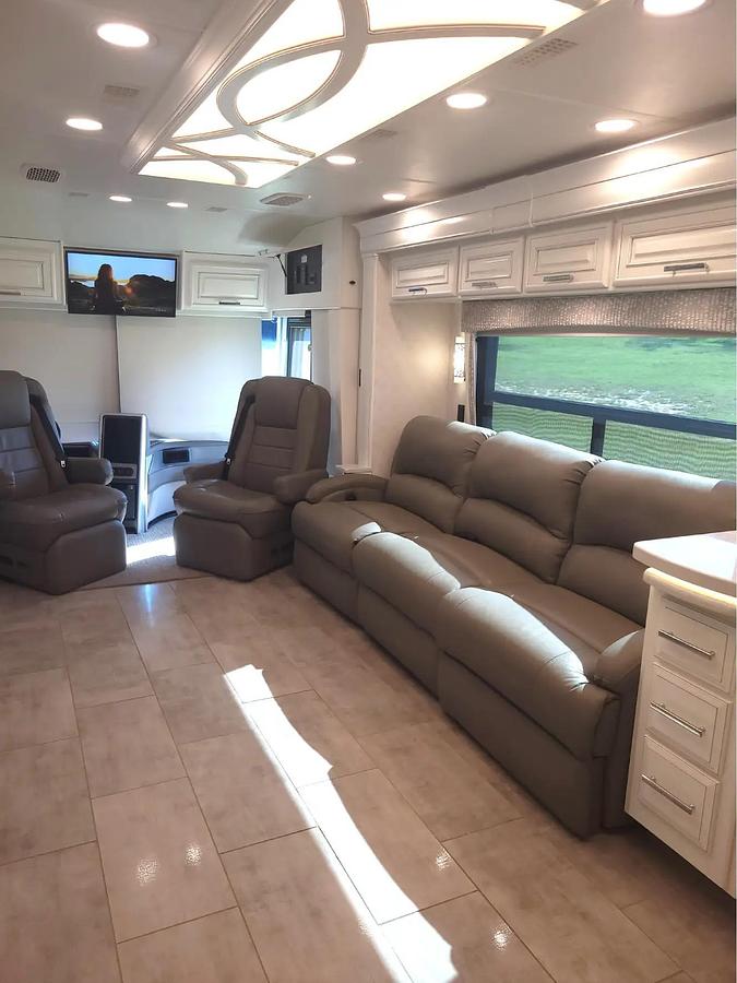 Used 2023 Entegra Coach Anthem Series M-44Z