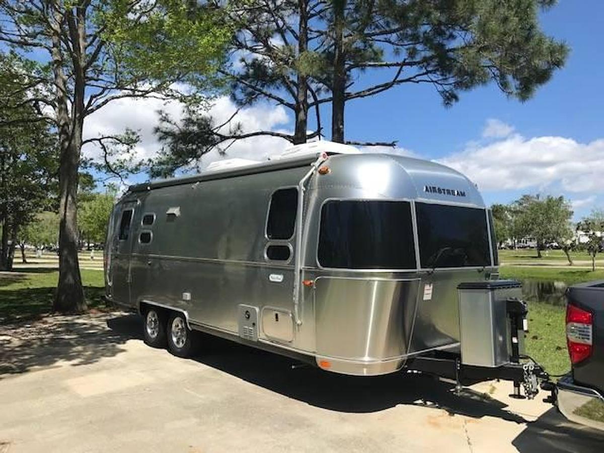 Used 2022 Airstream Flying Cloud 25FB