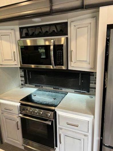 Used 2021 Keystone Montana Legacy 3791RD