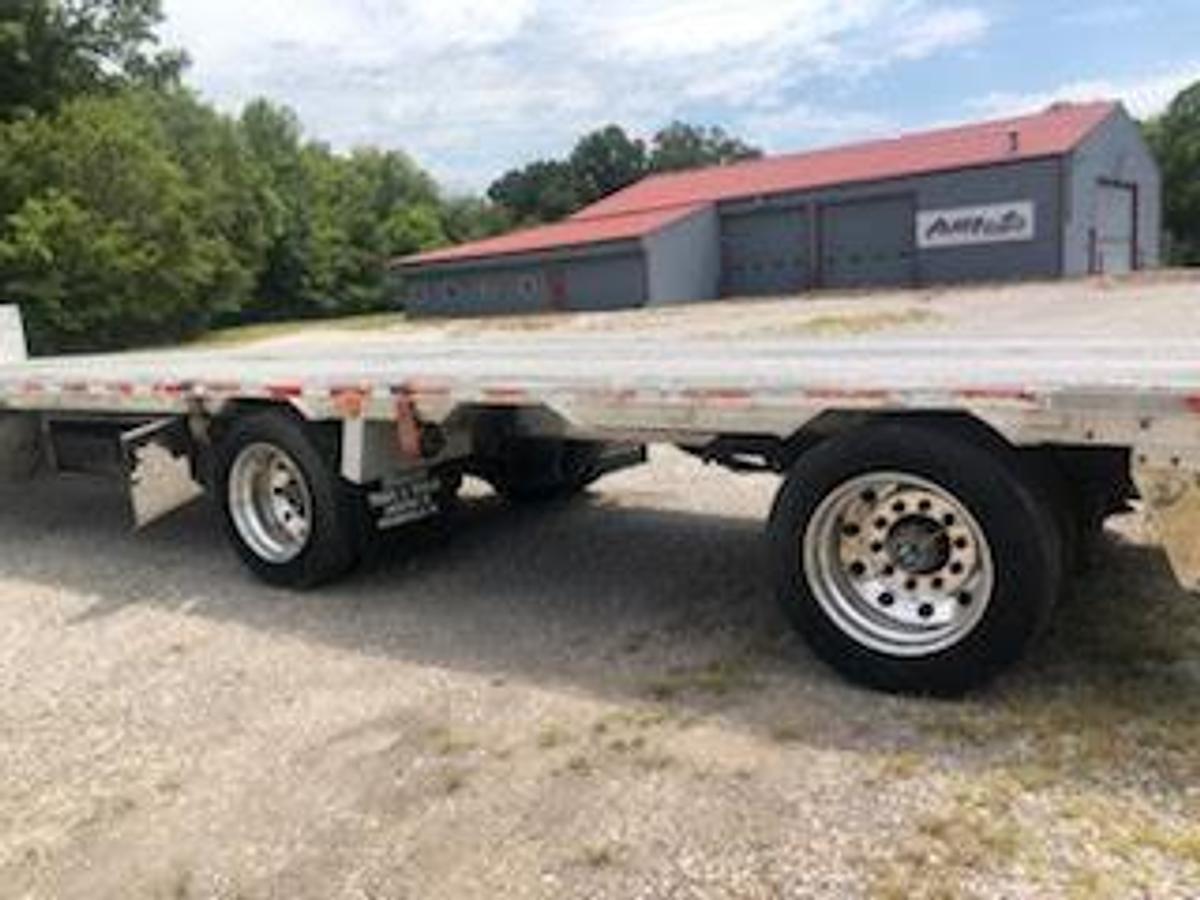 Used 2010 Reitnouer Step Deck Trailer